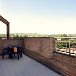 Planet Hotel