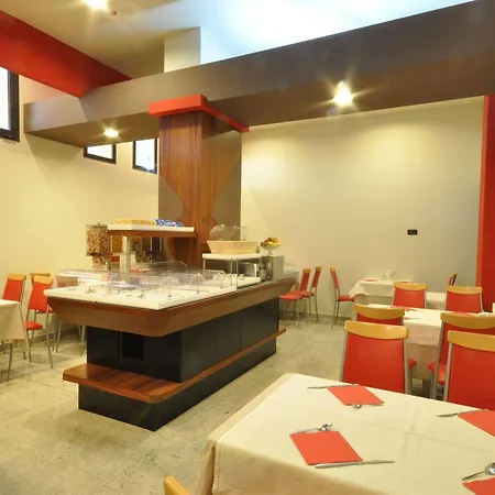 Planet Hotel 4*