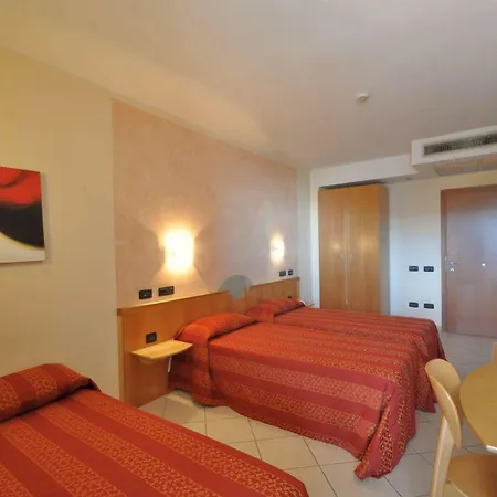 Planet Hotel 4*